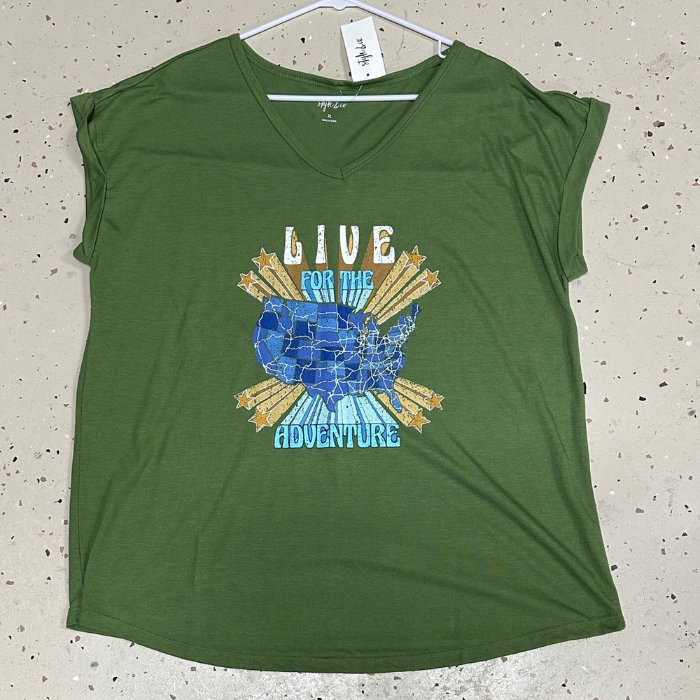 NWT STYLE & CO T-SHIRT